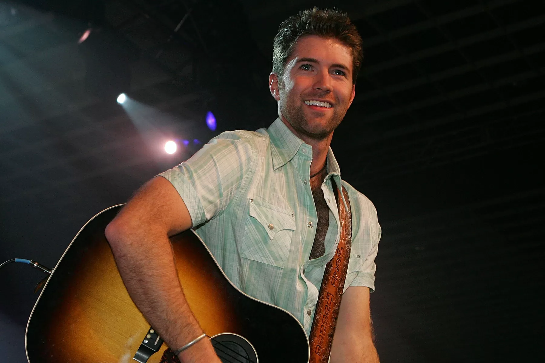 Chart Rewind: In 2006, Josh Turner’s ‘Your Man’ Became His First Hot Country Songs No. 1