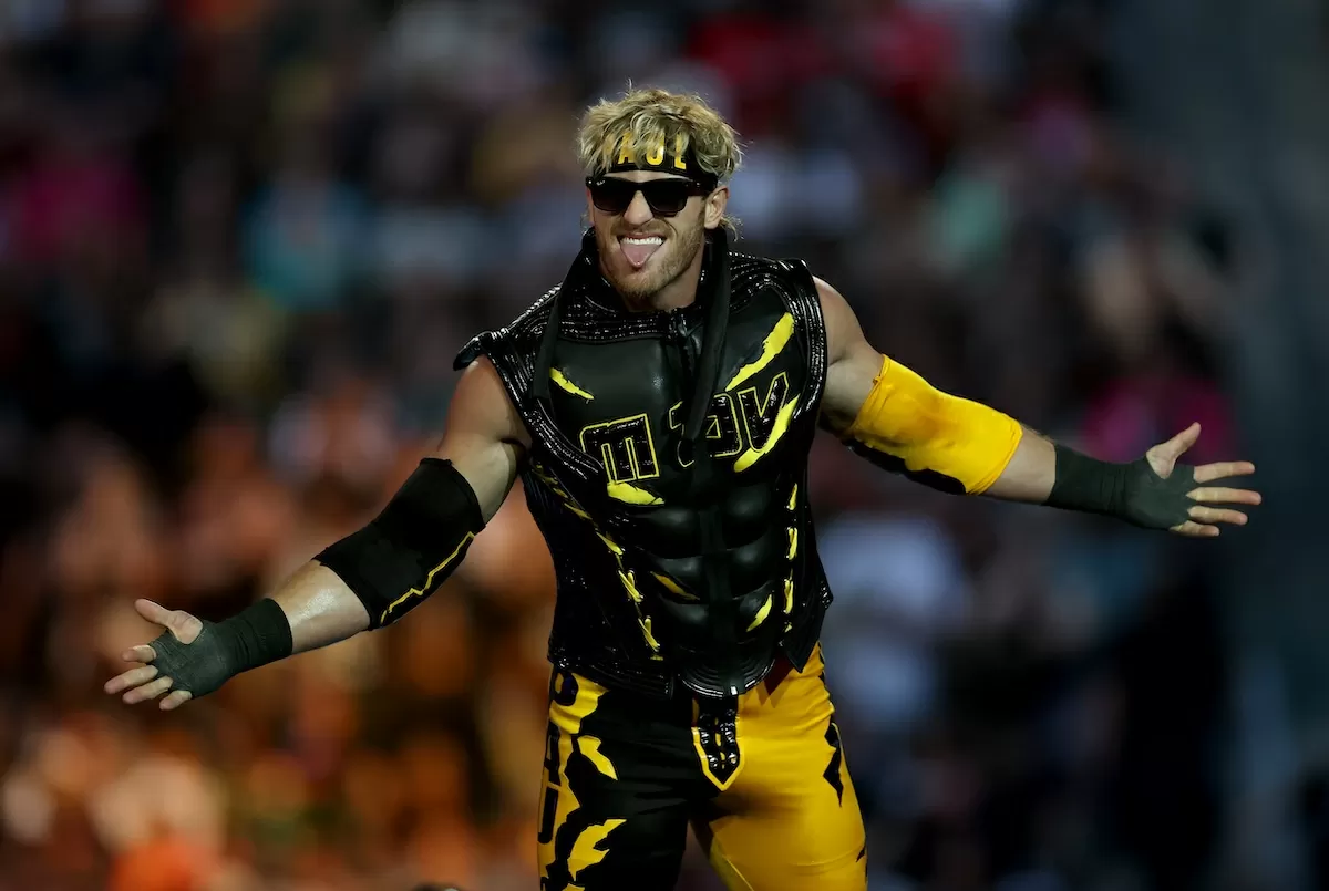 WWE Star Logan Paul Calls Out NFL Stars After Tom Brady Trash Talk