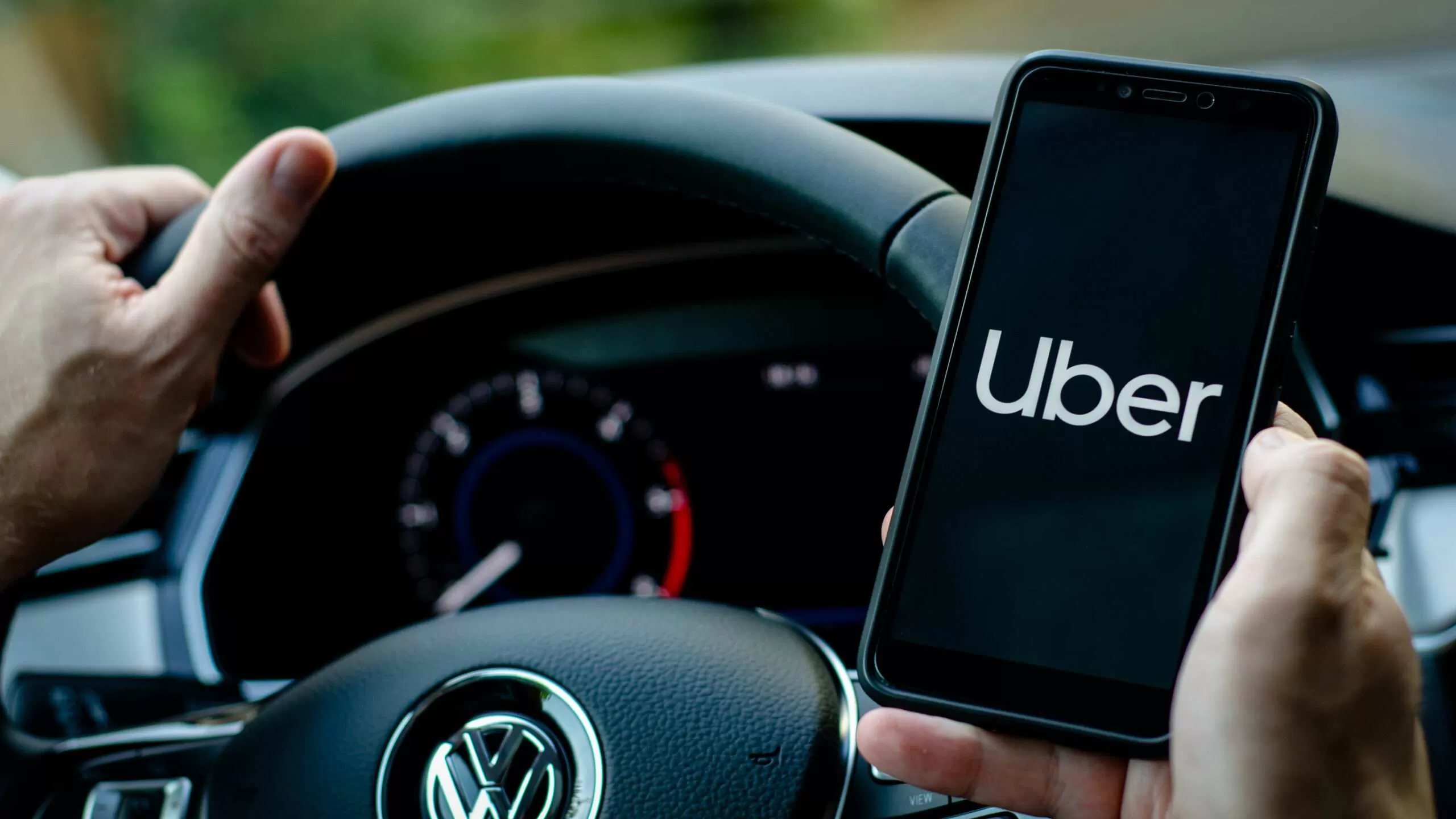 Seattle's Minimum Wage Laws Backfired on Uber and Lyft. Now the Union Wants To Limit Drivers.