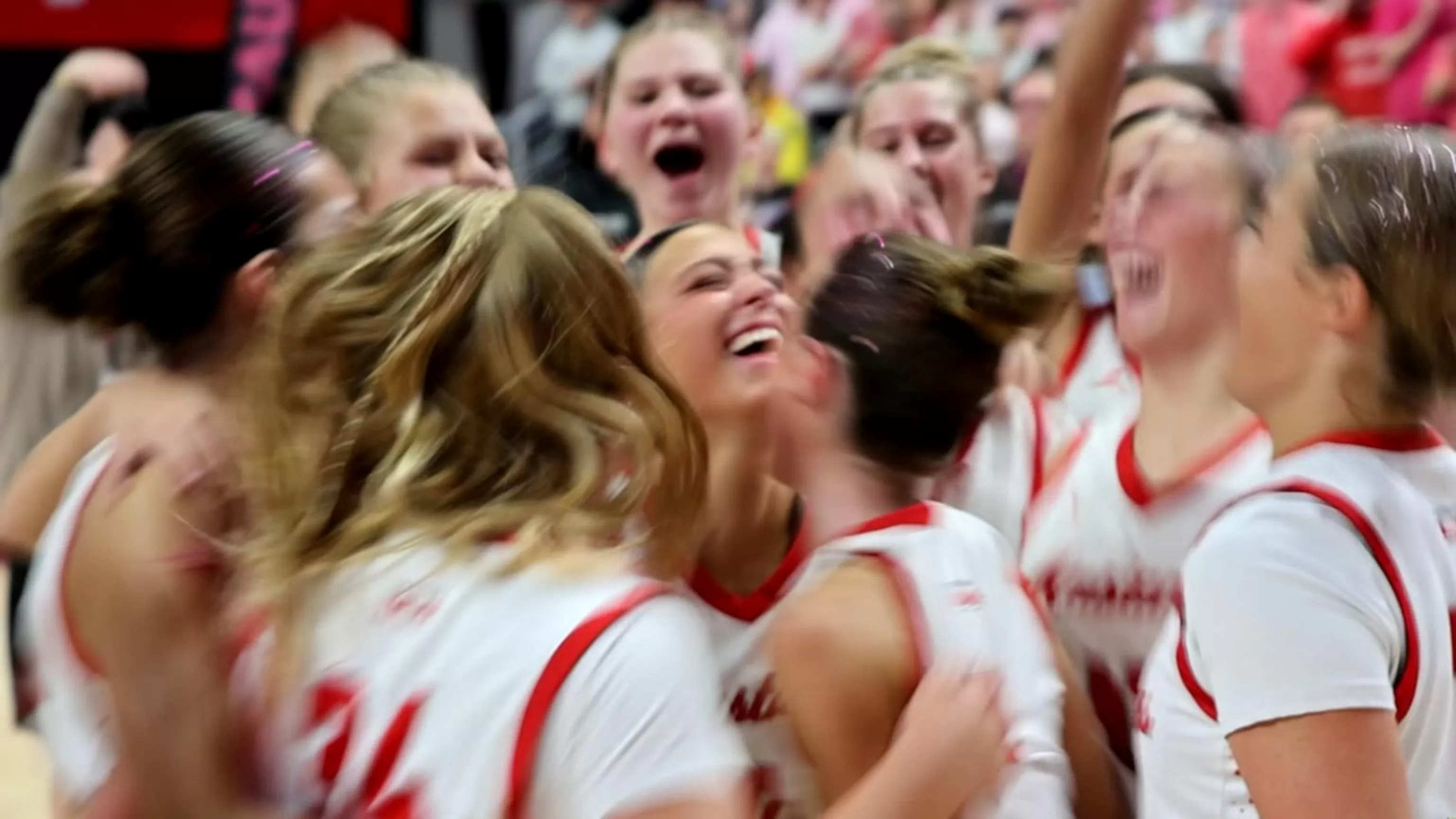 WATCH: Iowa high school basketball player scores 8 points in 19 seconds