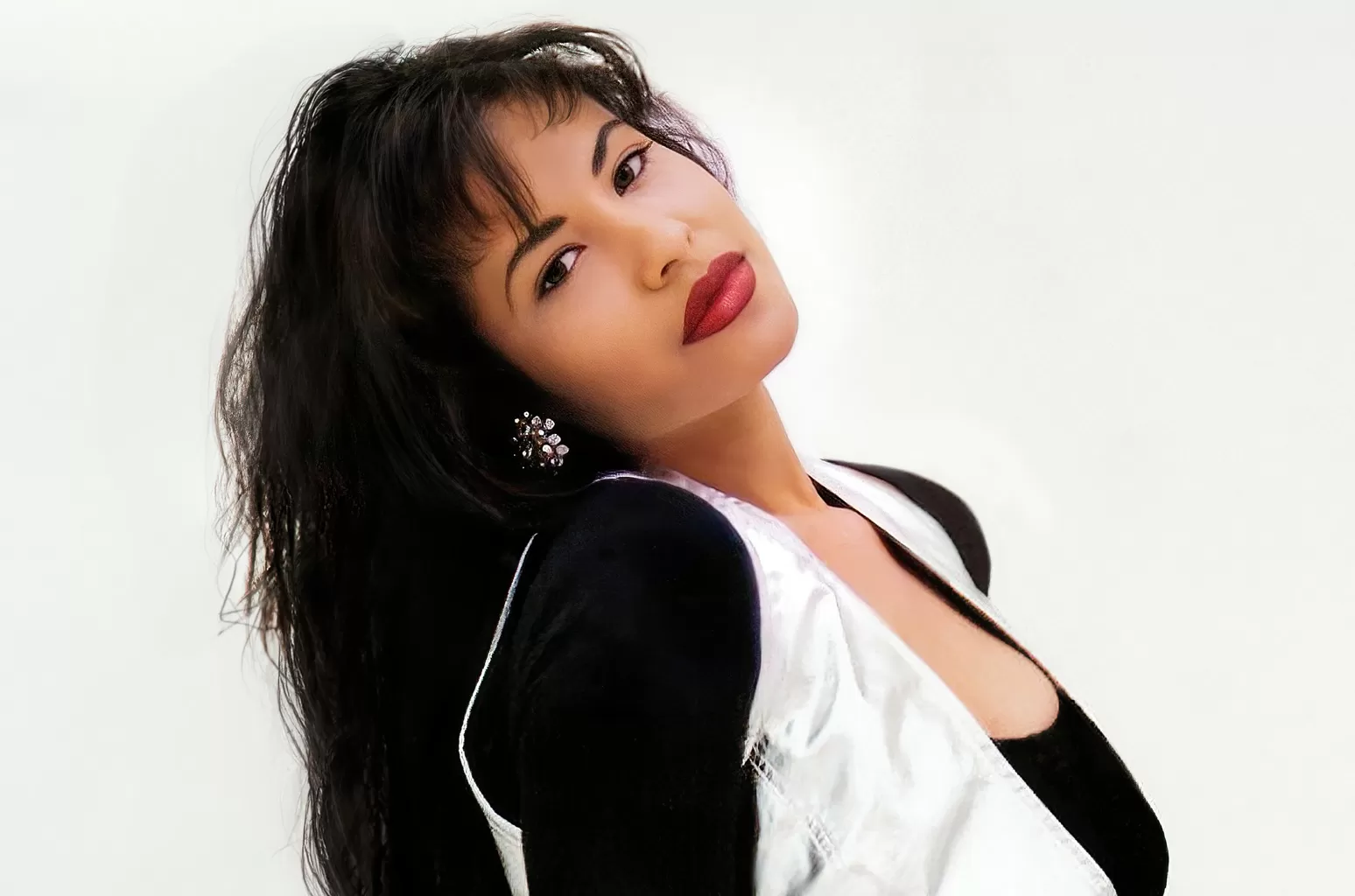 ‘Selena: From Texas to the World’: Late Superstar’s Personal Items Now on Display at Grammy Museum