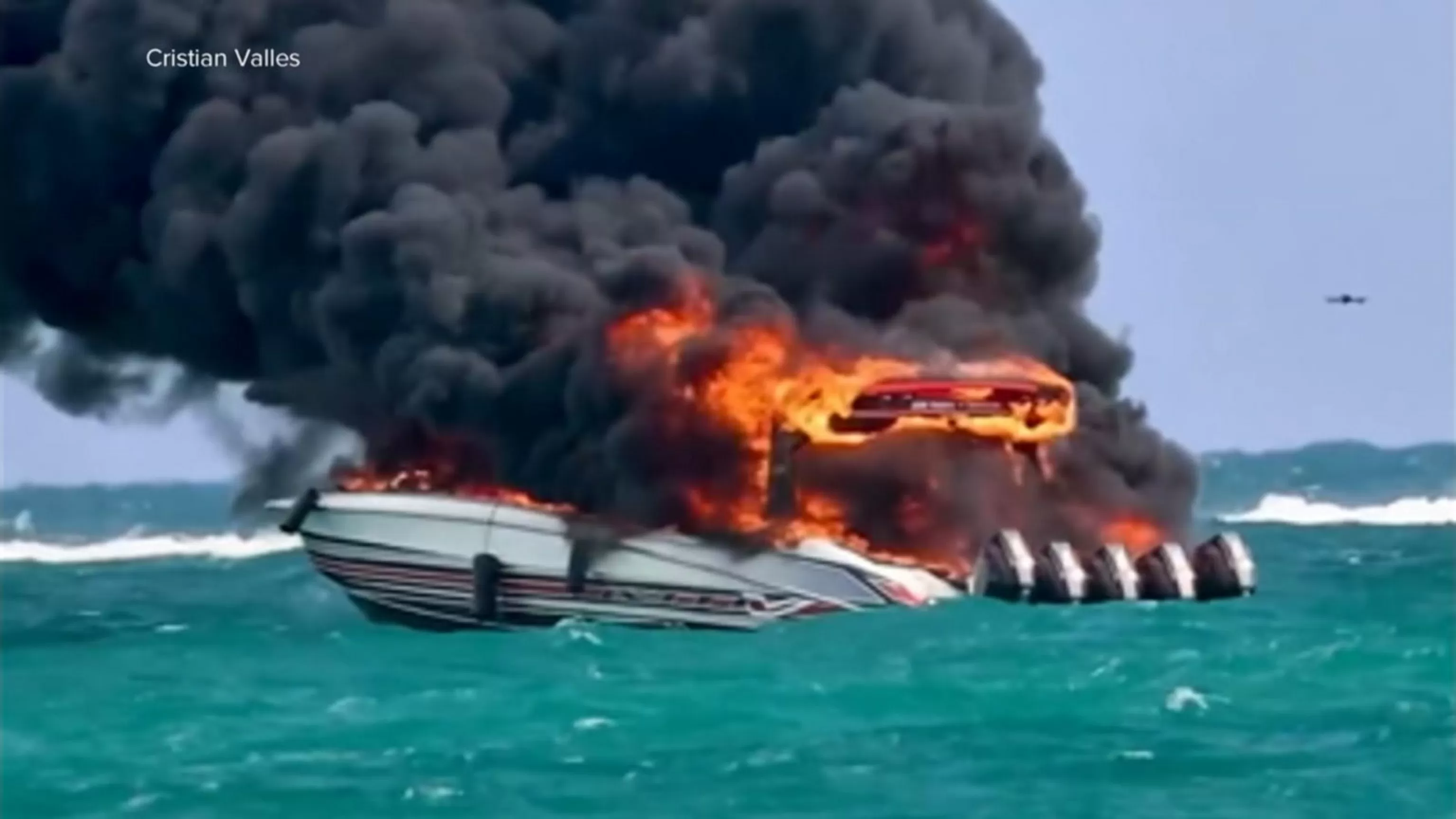WATCH: Emergency crews rescue tourists from boat fire off Miami Beach coast