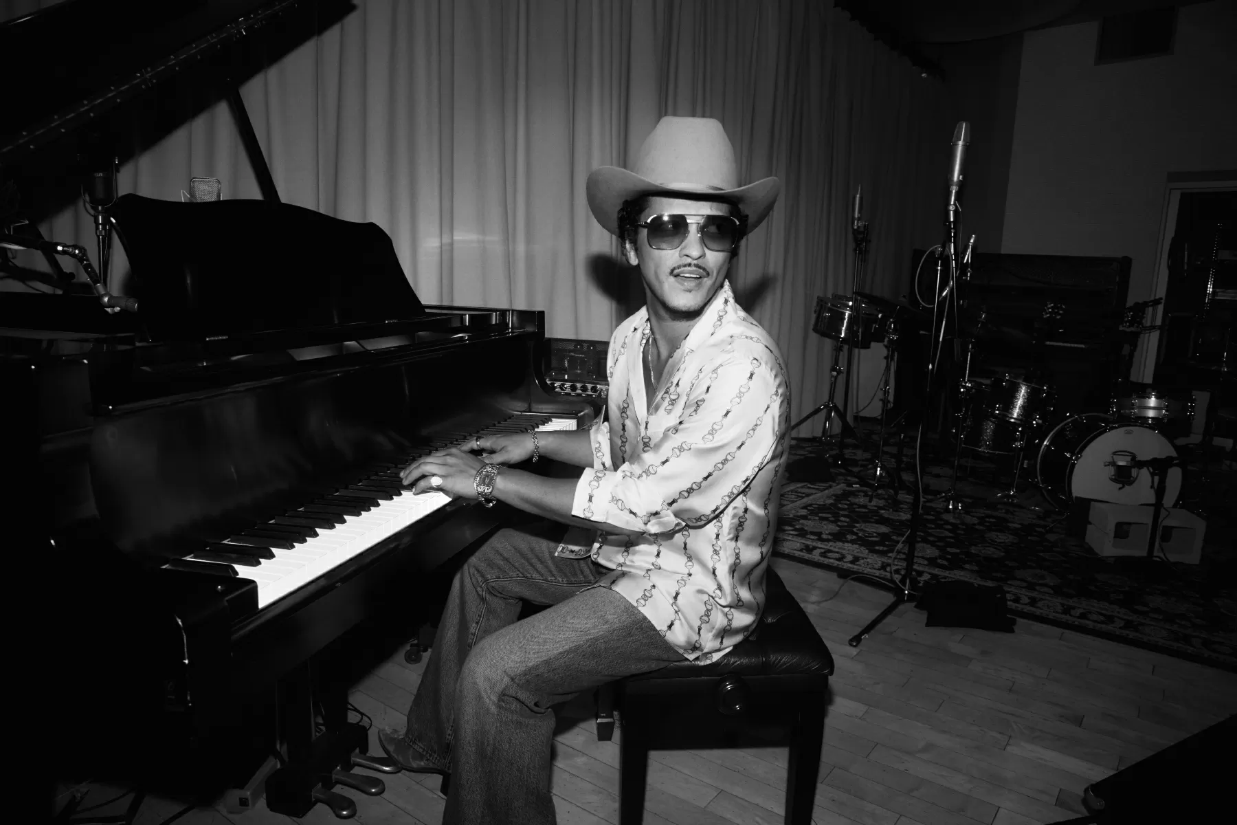 Bruno Mars Tops Artist 100, Billboard 200 & Hot 100 Simultaneously for the First Time