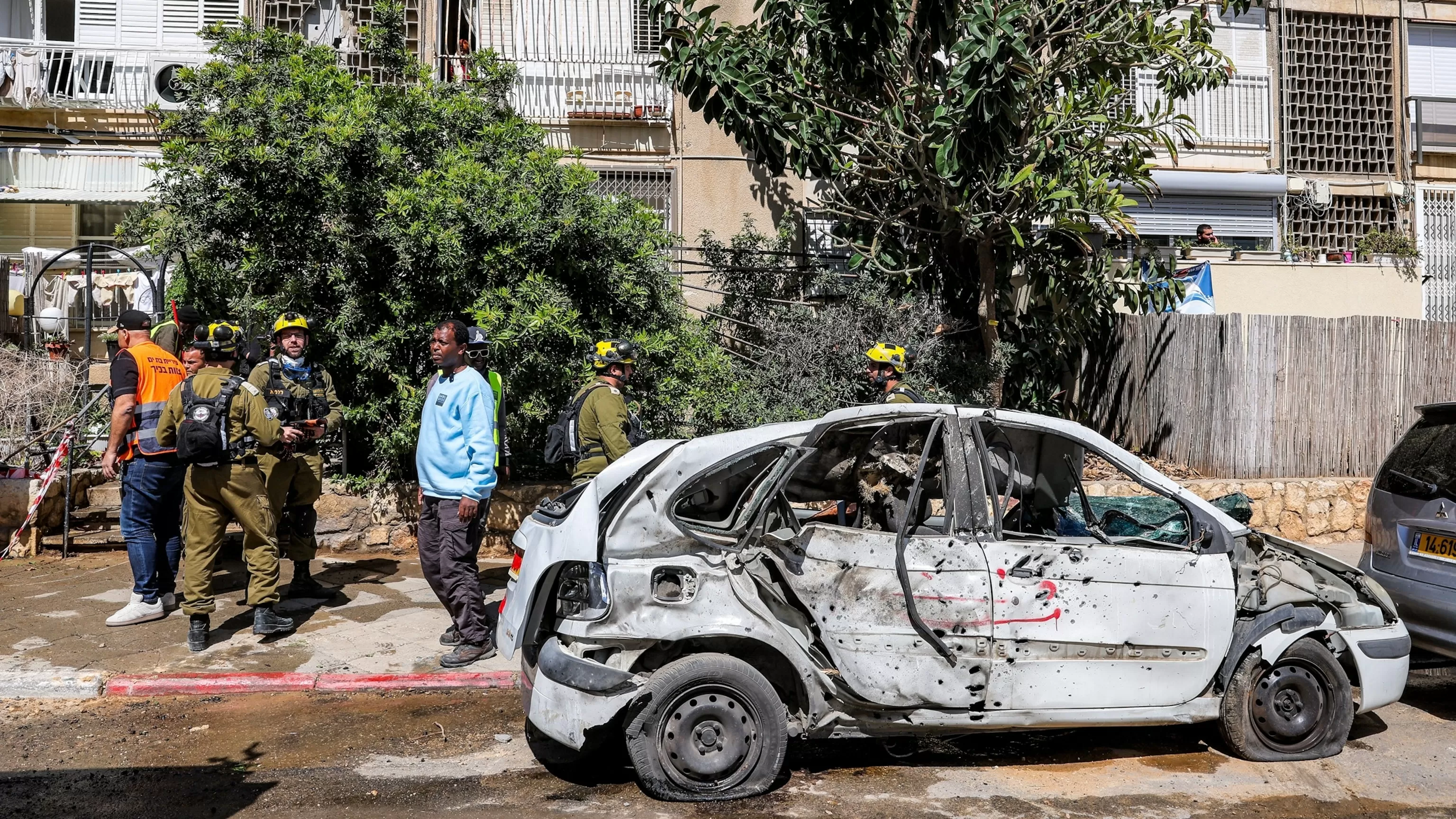 Iran live updates: 3 injured as Iranian missiles target central Israel