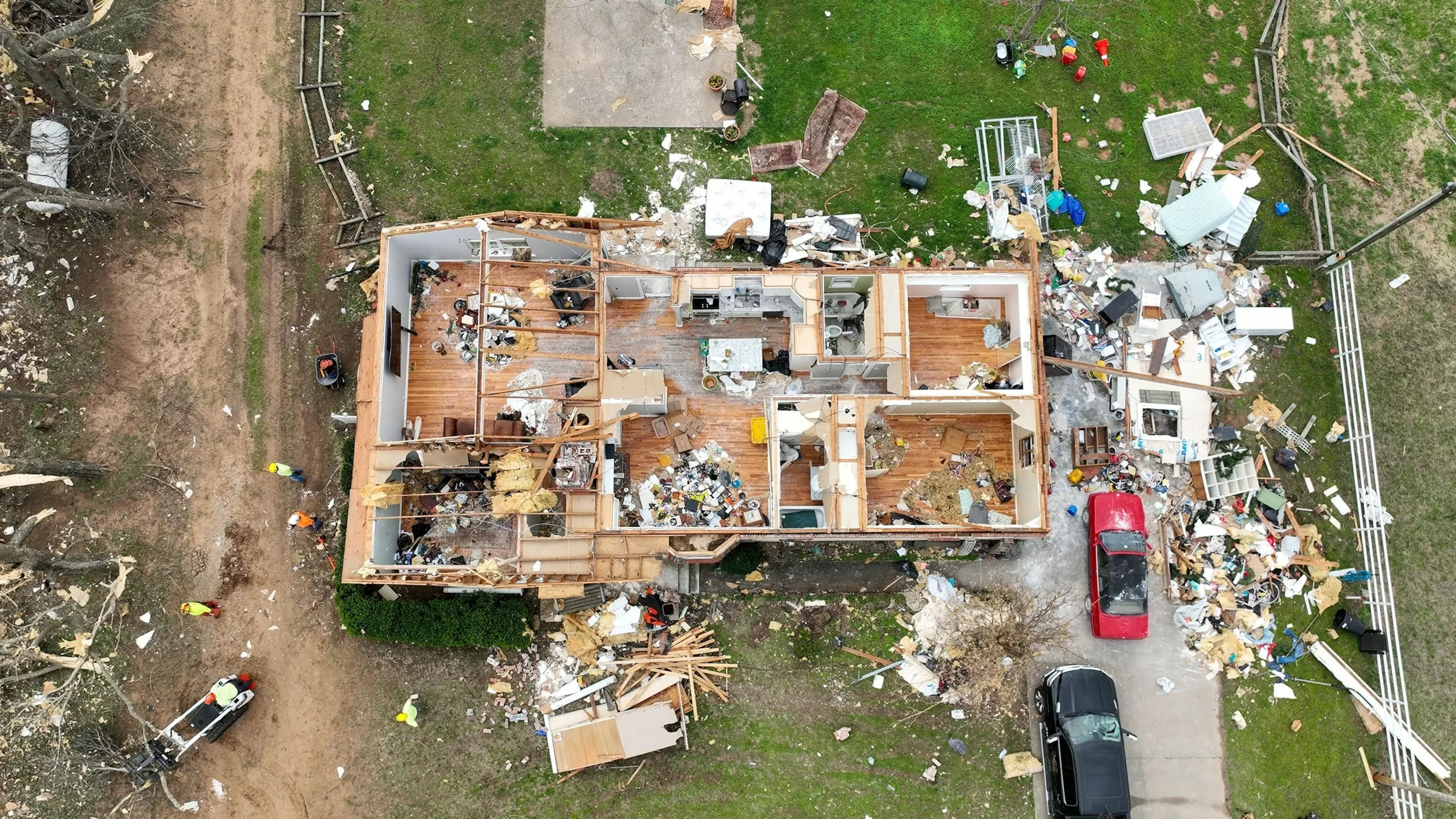 At least 2 dead in severe weather overnight