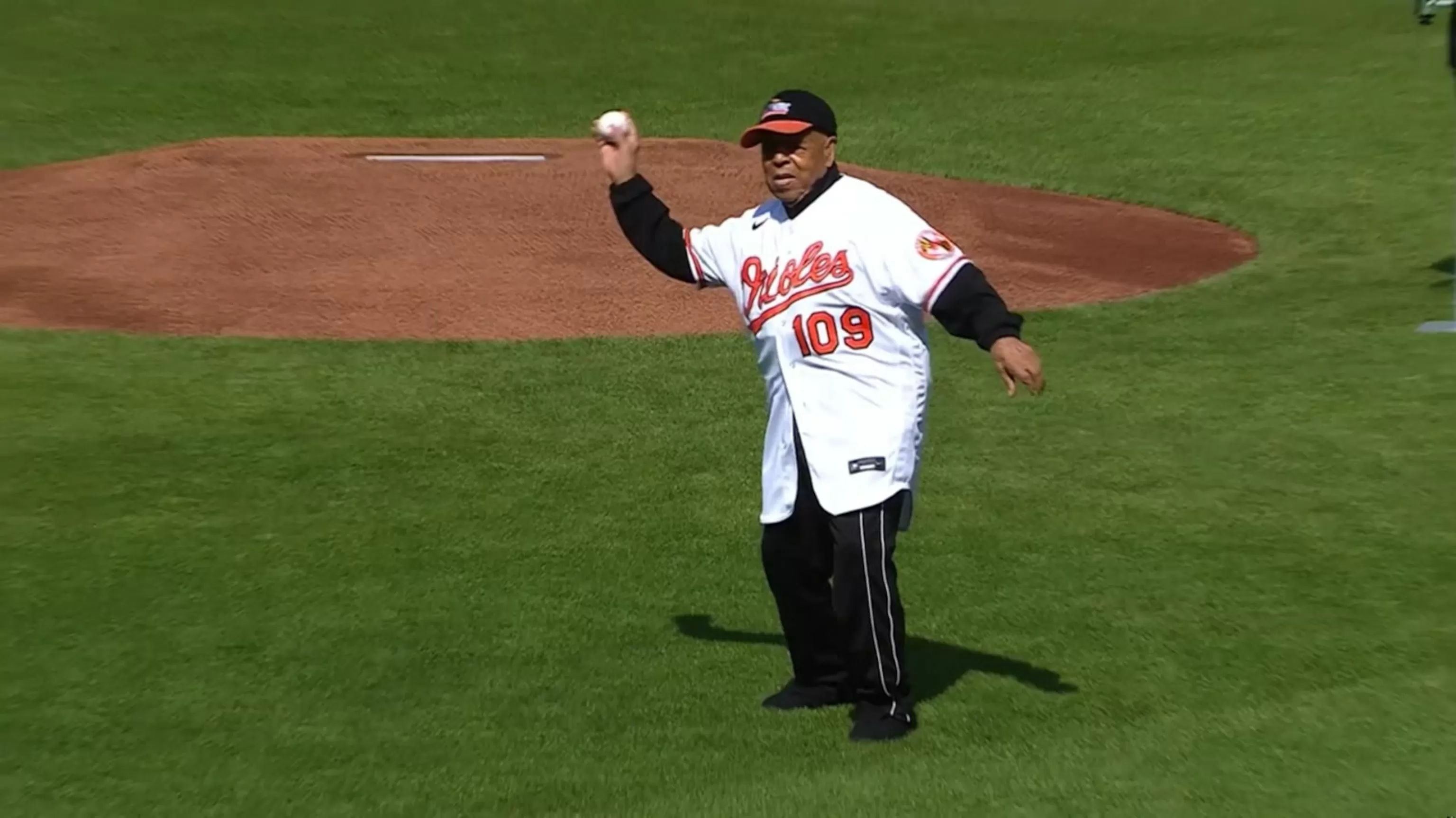 WATCH: David Muir shares the memorable moments from MLB Opening Day