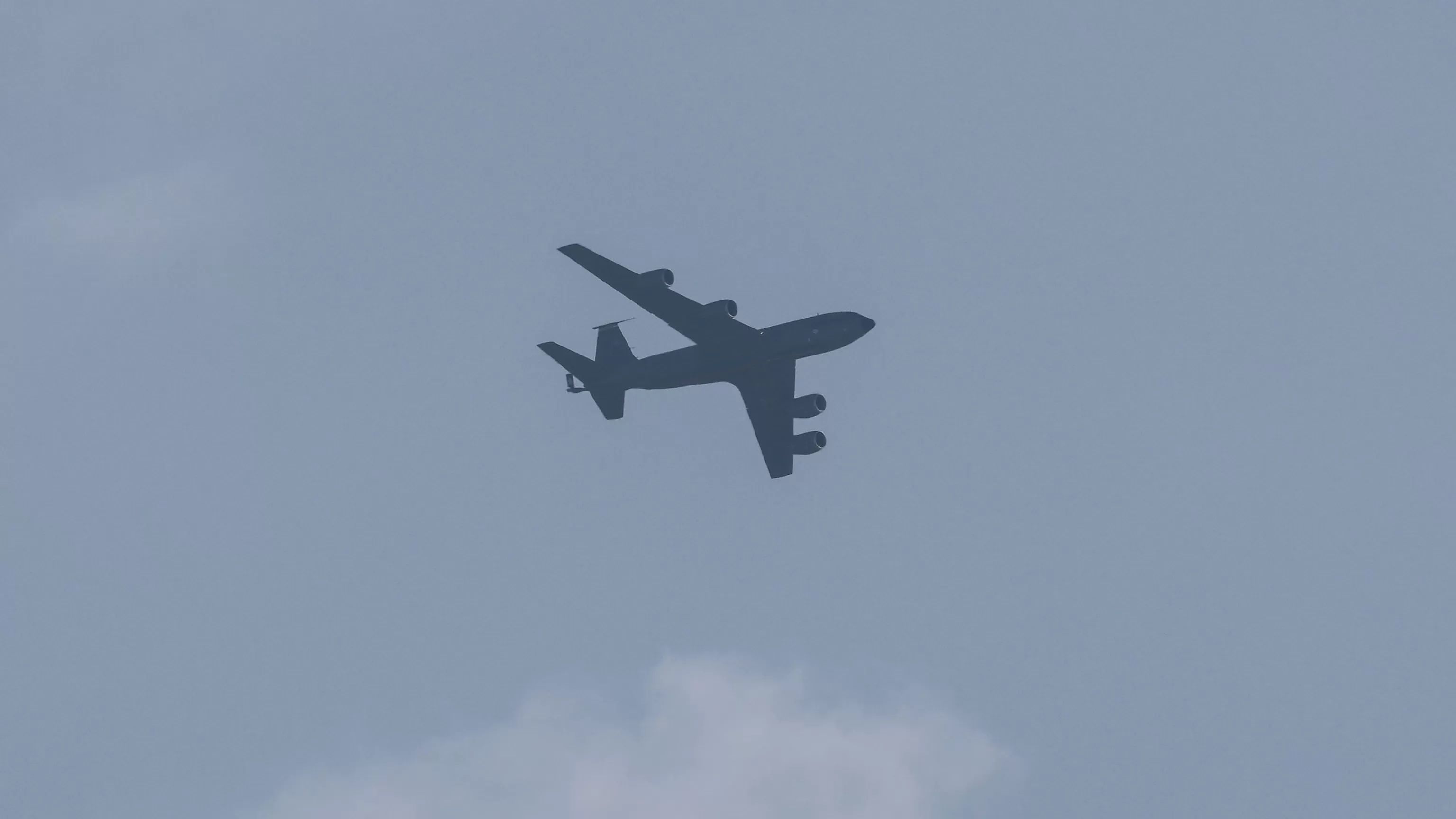 6 dead after KC-135 US refueling aircraft goes down in western Iraq