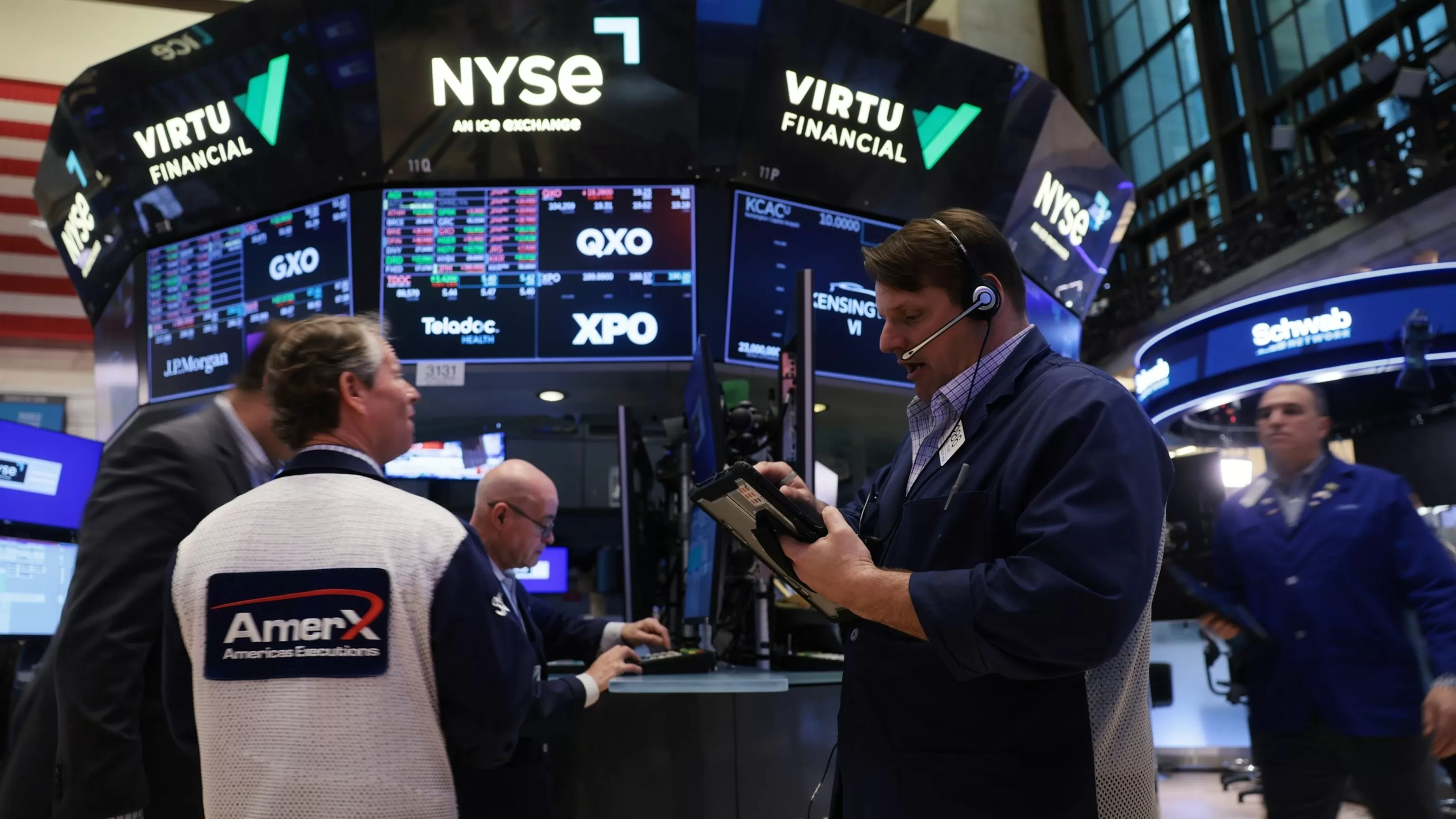 Dow closes down nearly 800 points as Iran war hits one-month mark