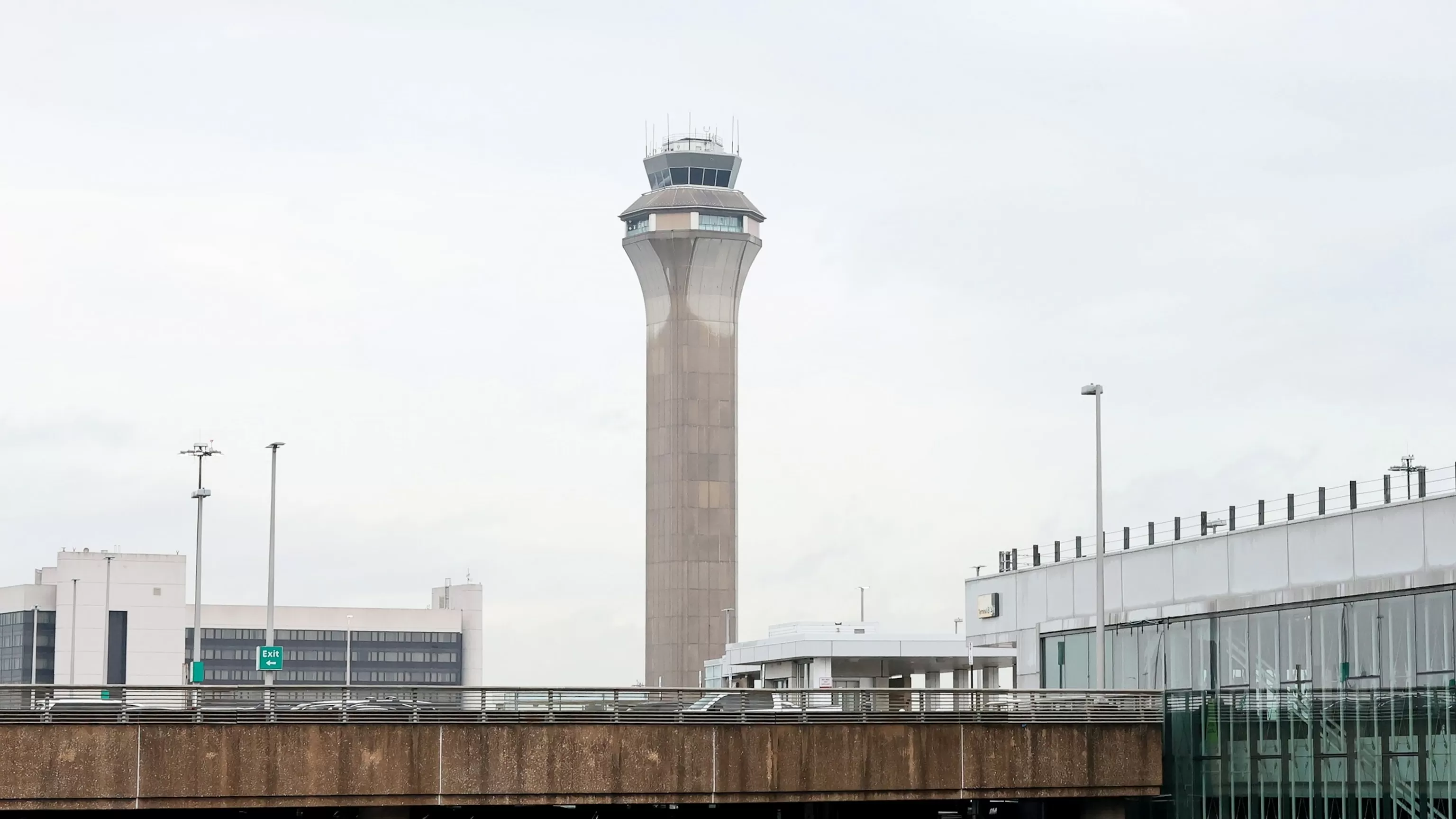 Alaska Airlines flight, FedEx cargo plane nearly collide at Newark airport