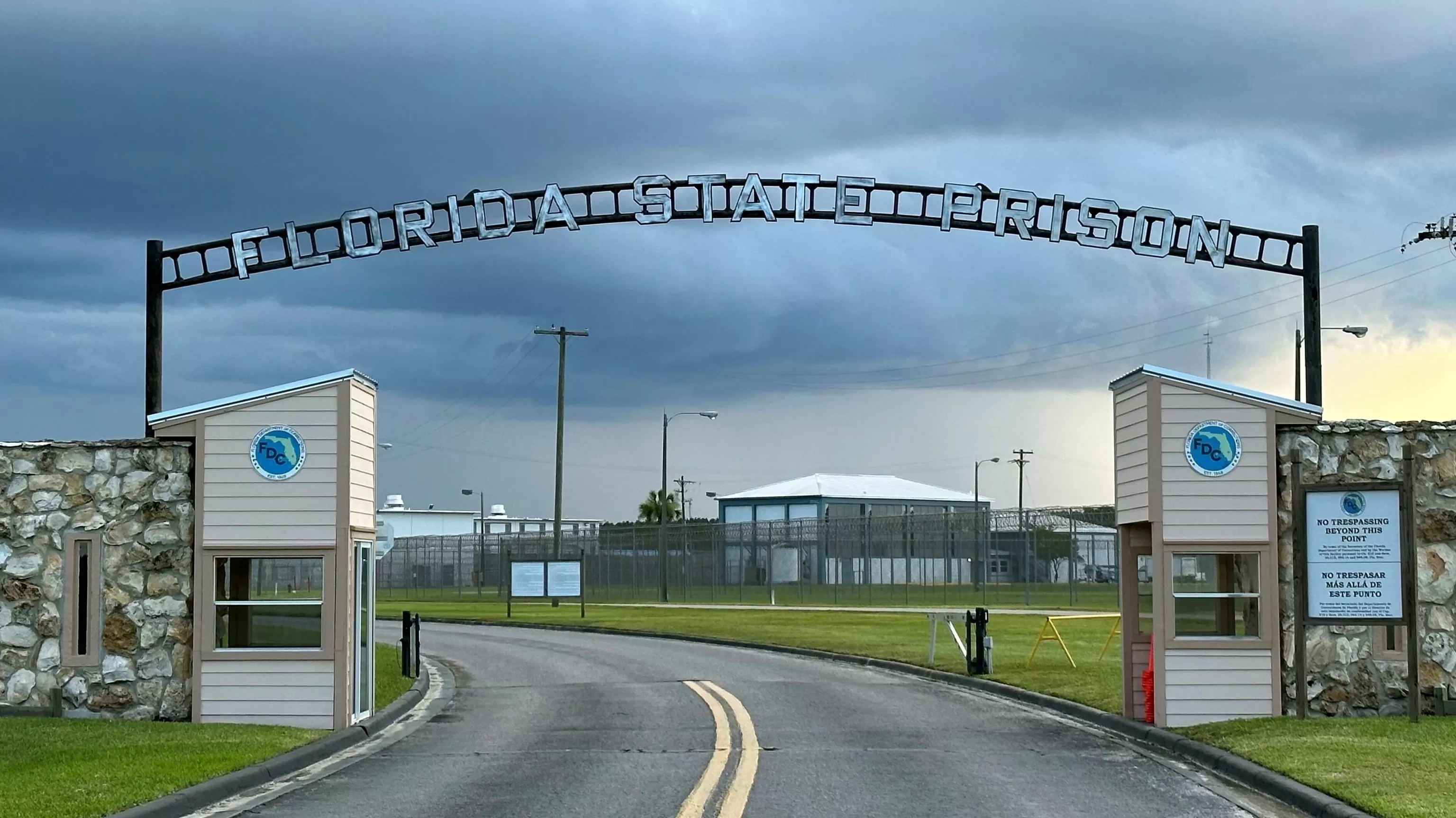 Florida Supreme Court halts the execution of police officer convicted of raping and murdering a girl
