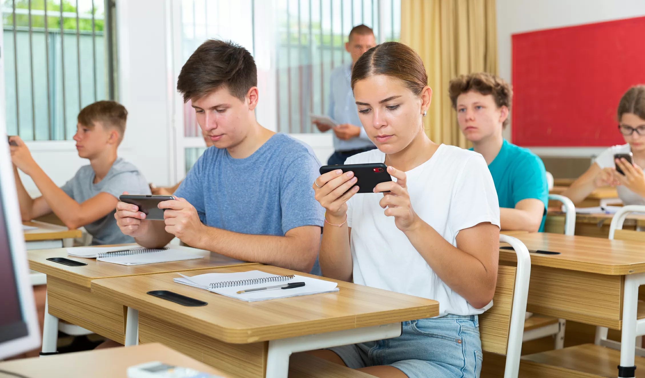 Teacher Confronts Class Over Controversial Phone Law, Stunned By Their Response