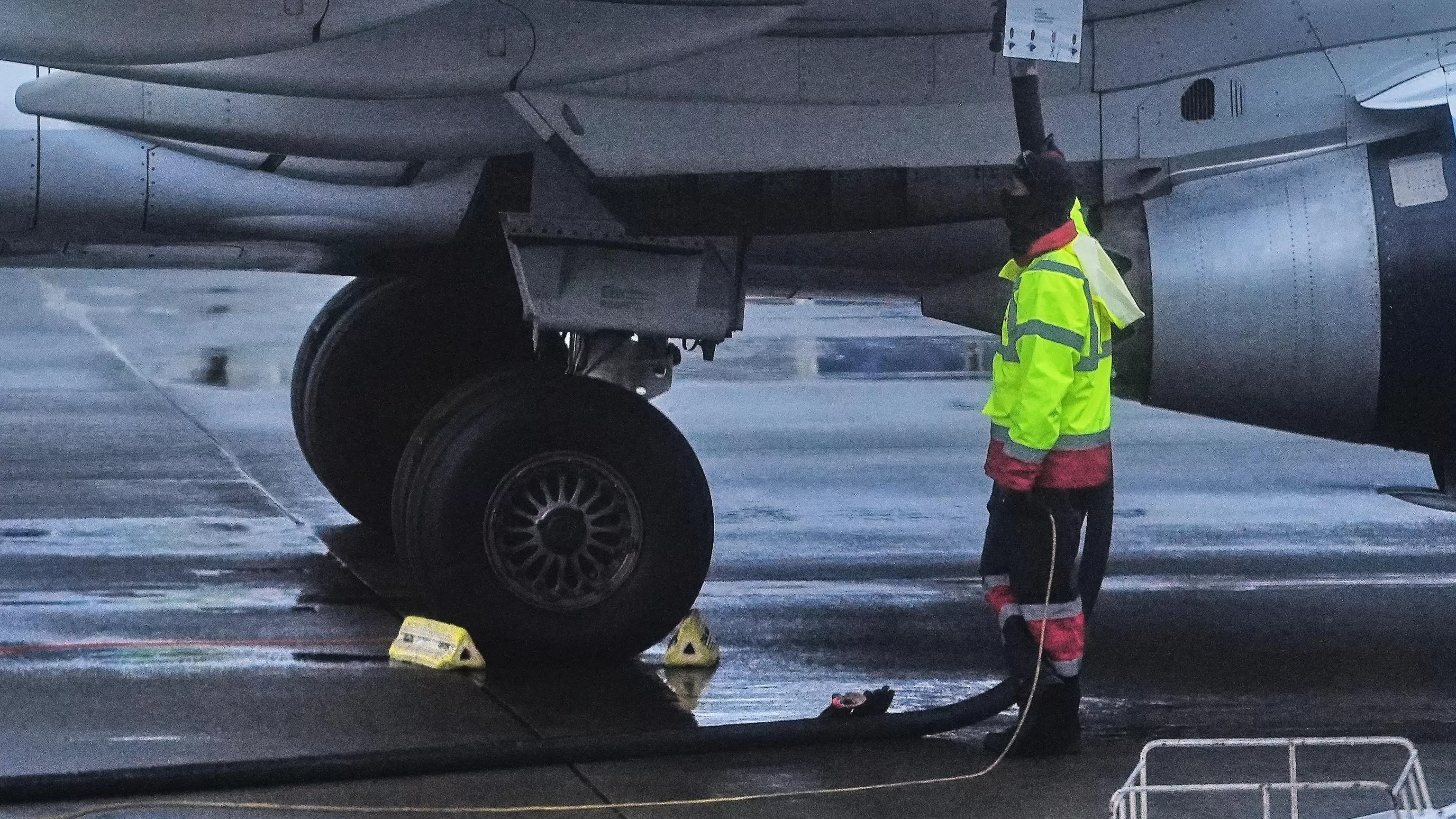 Jet fuel prices are rising. That could make summer flights more expensive