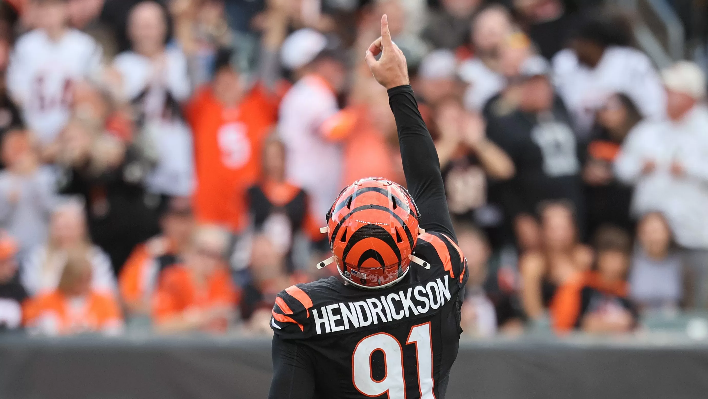 Bengals Lose 4-Time Pro Bowl Pass Rusher to AFC North Rival