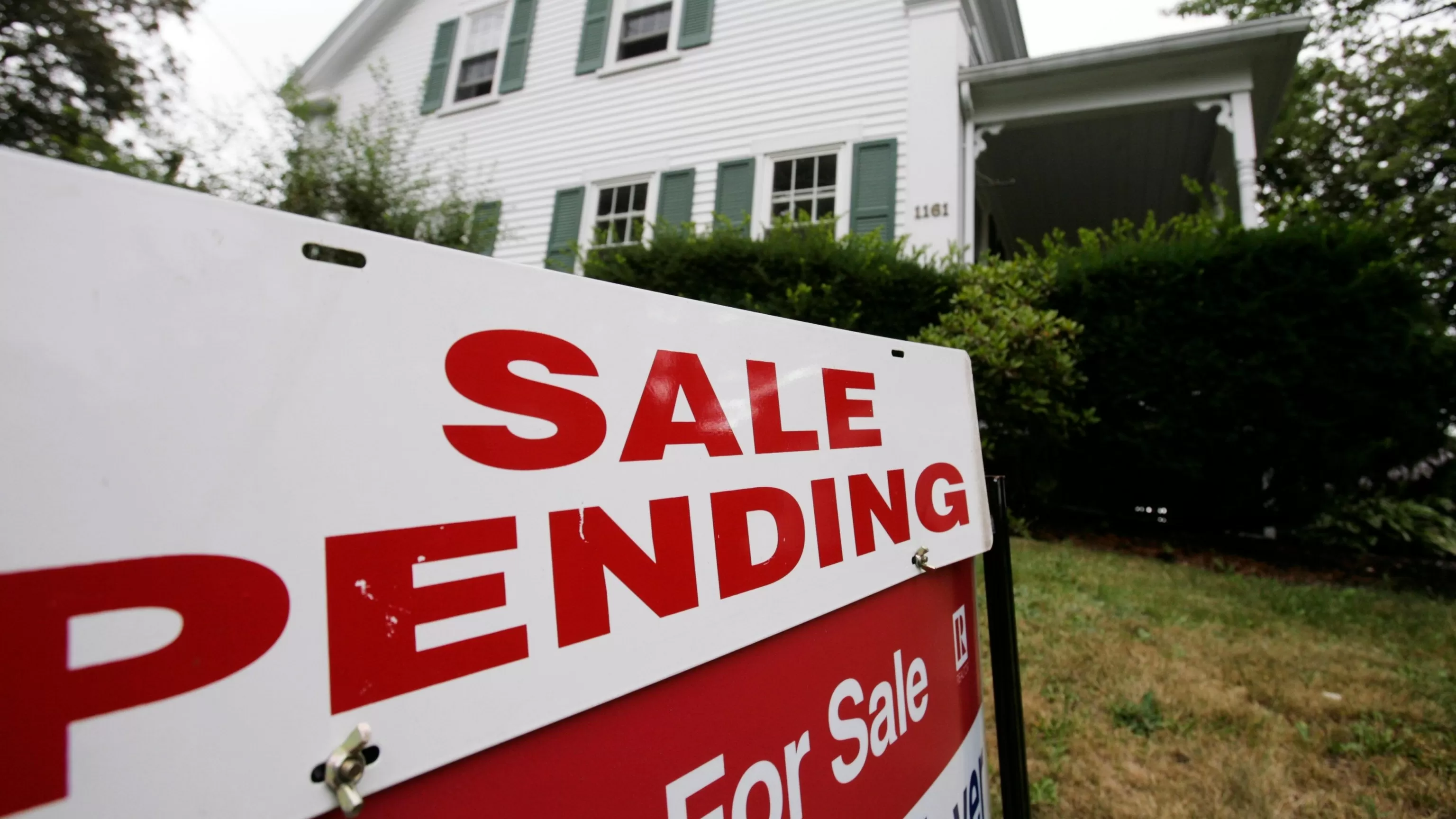 Average US long-term mortgage rate eases to 6.37% after rising five weeks in a row
