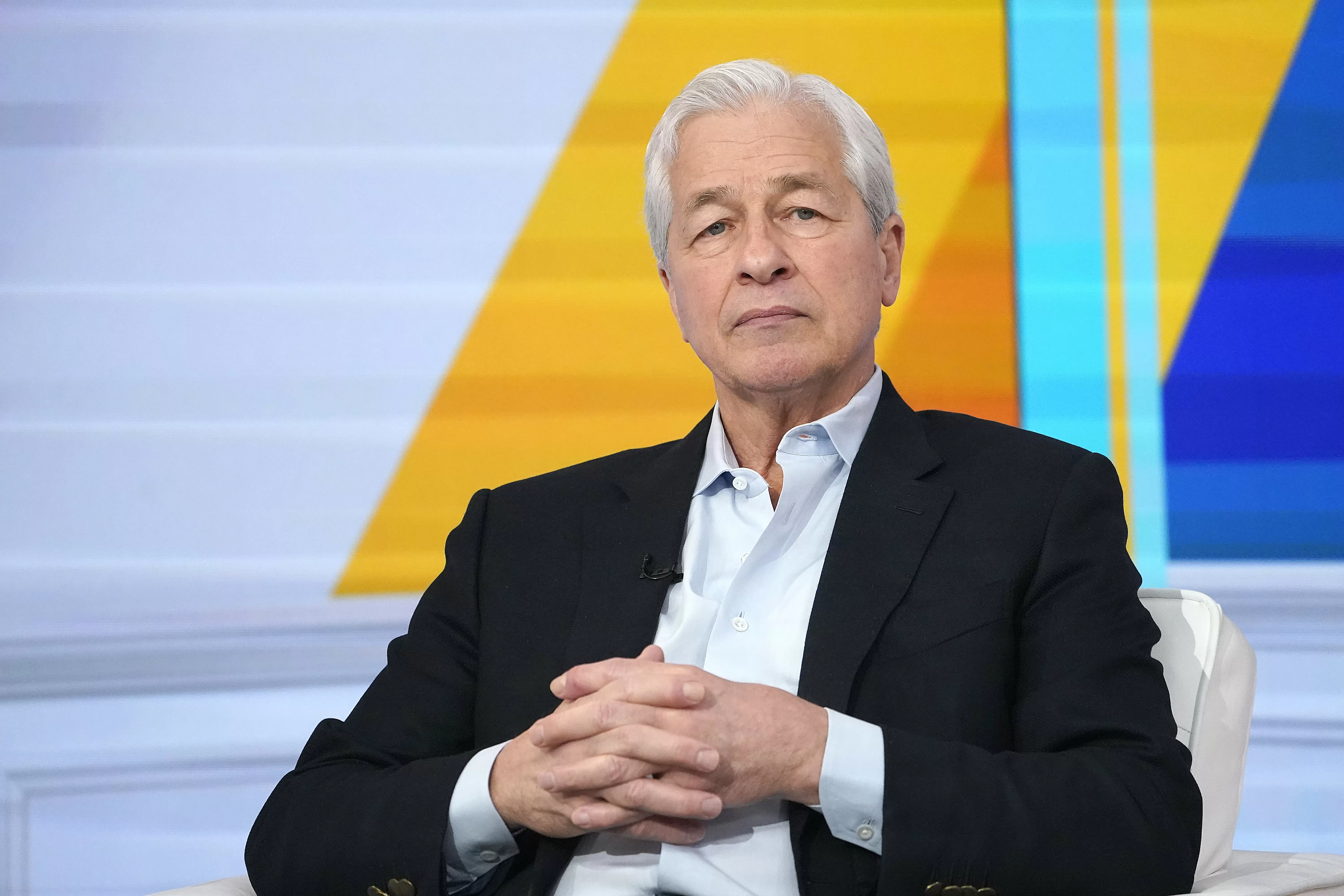 JPMorgan CEO Issues Warning on Inflation, Interest Rates