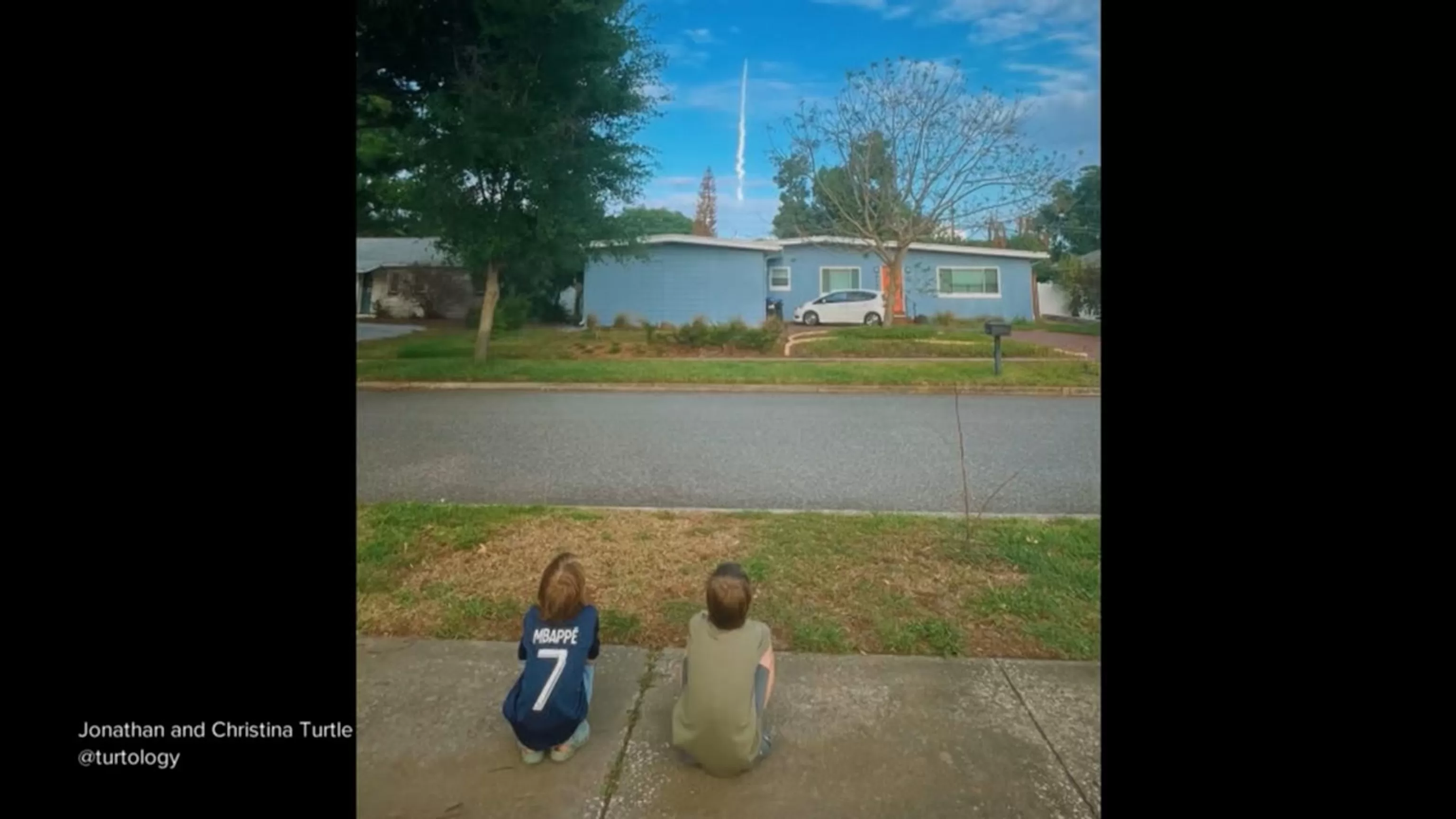 WATCH: Orlando mom's photo of sons watching Artemis II launch captures hearts of millions
