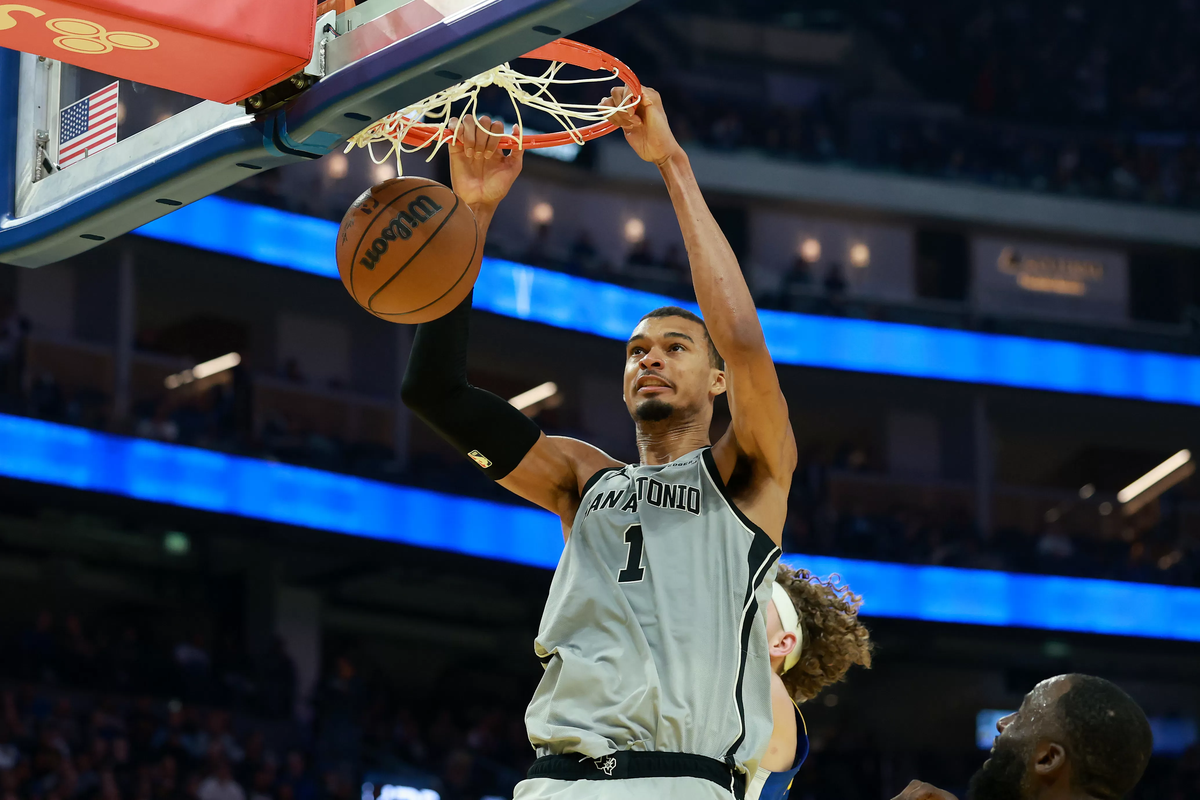 DraftKings Promo Code: Bet $5, Get $200 Bonus for Any NBA, MLB Game Friday