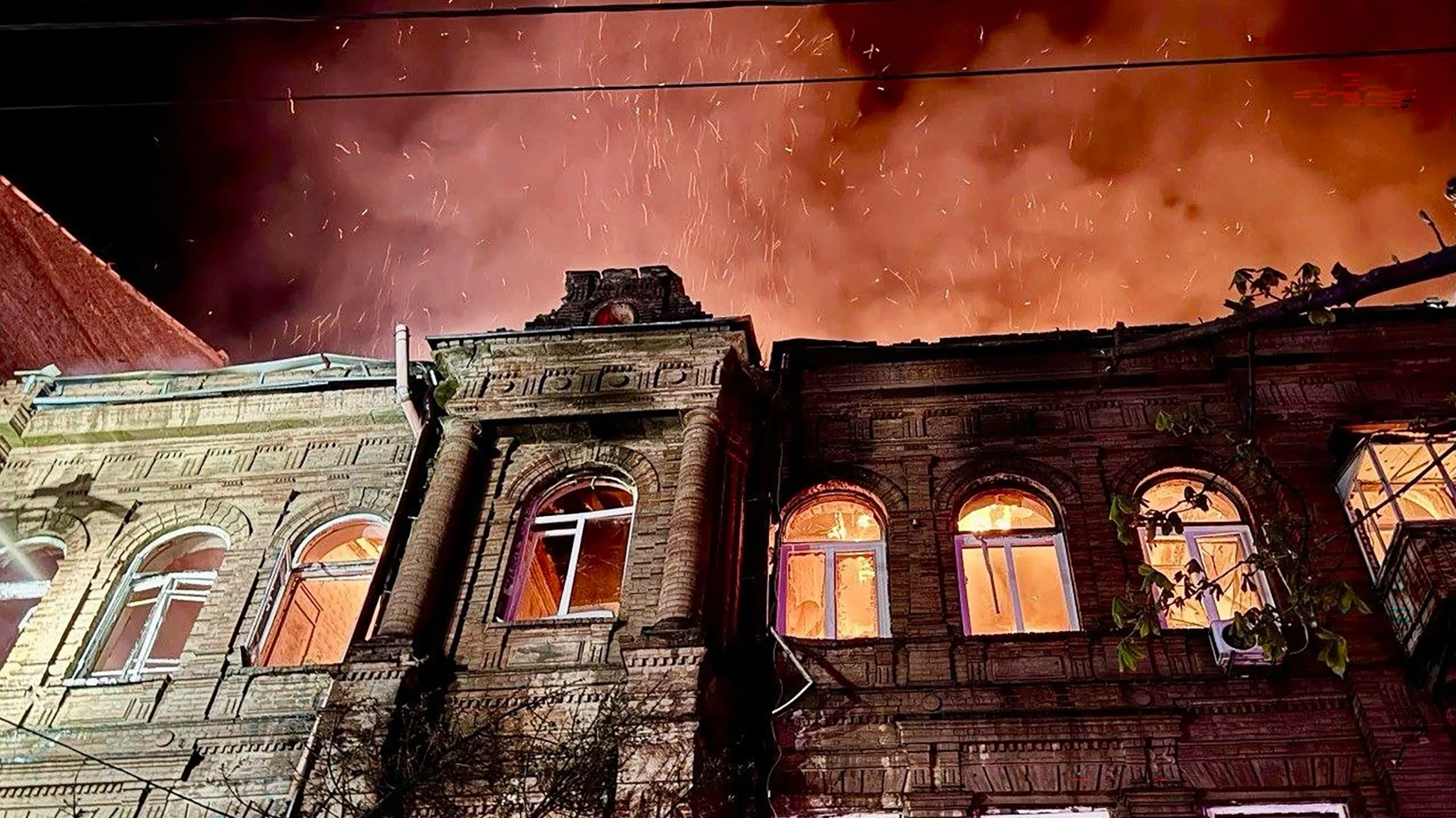 'Massive' Russian attack on Ukraine injures at least 100, Zelenskyy says