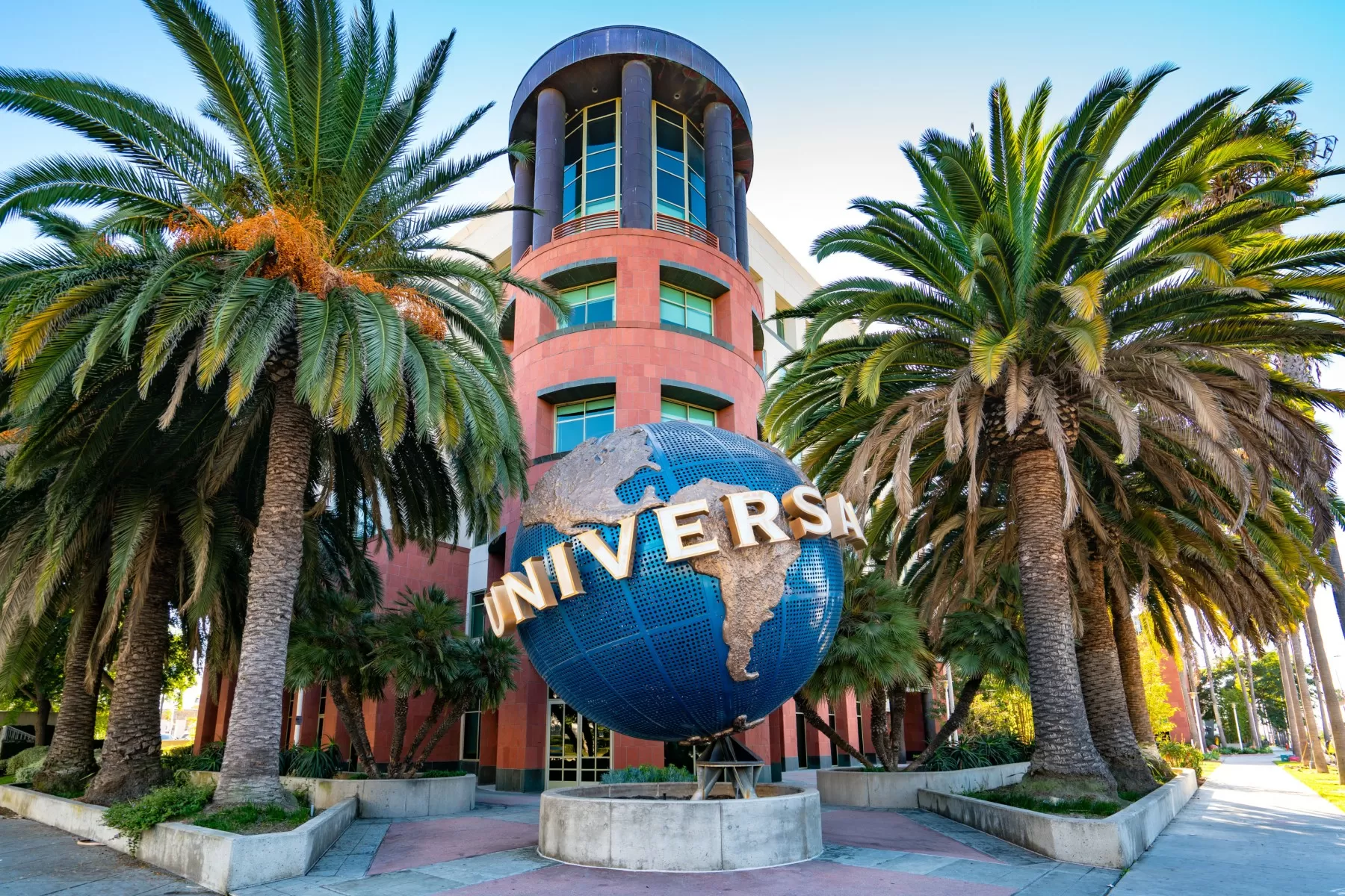 What Is UMG’s Real Value? Investors & Music Execs Weigh in on Pershing Square Bid