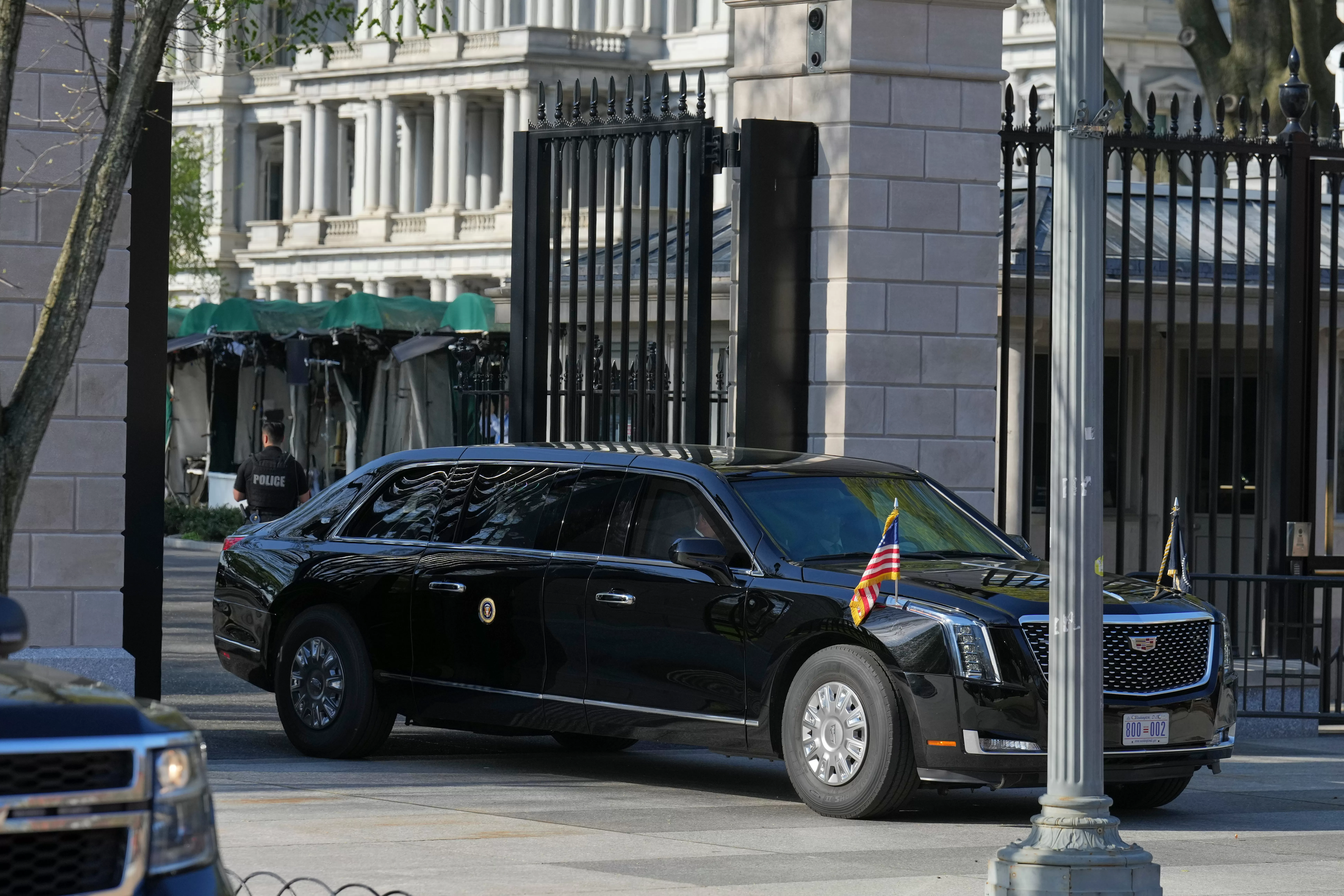 Donald Trump Suddenly Leaves in Middle of Supreme Court Arguments