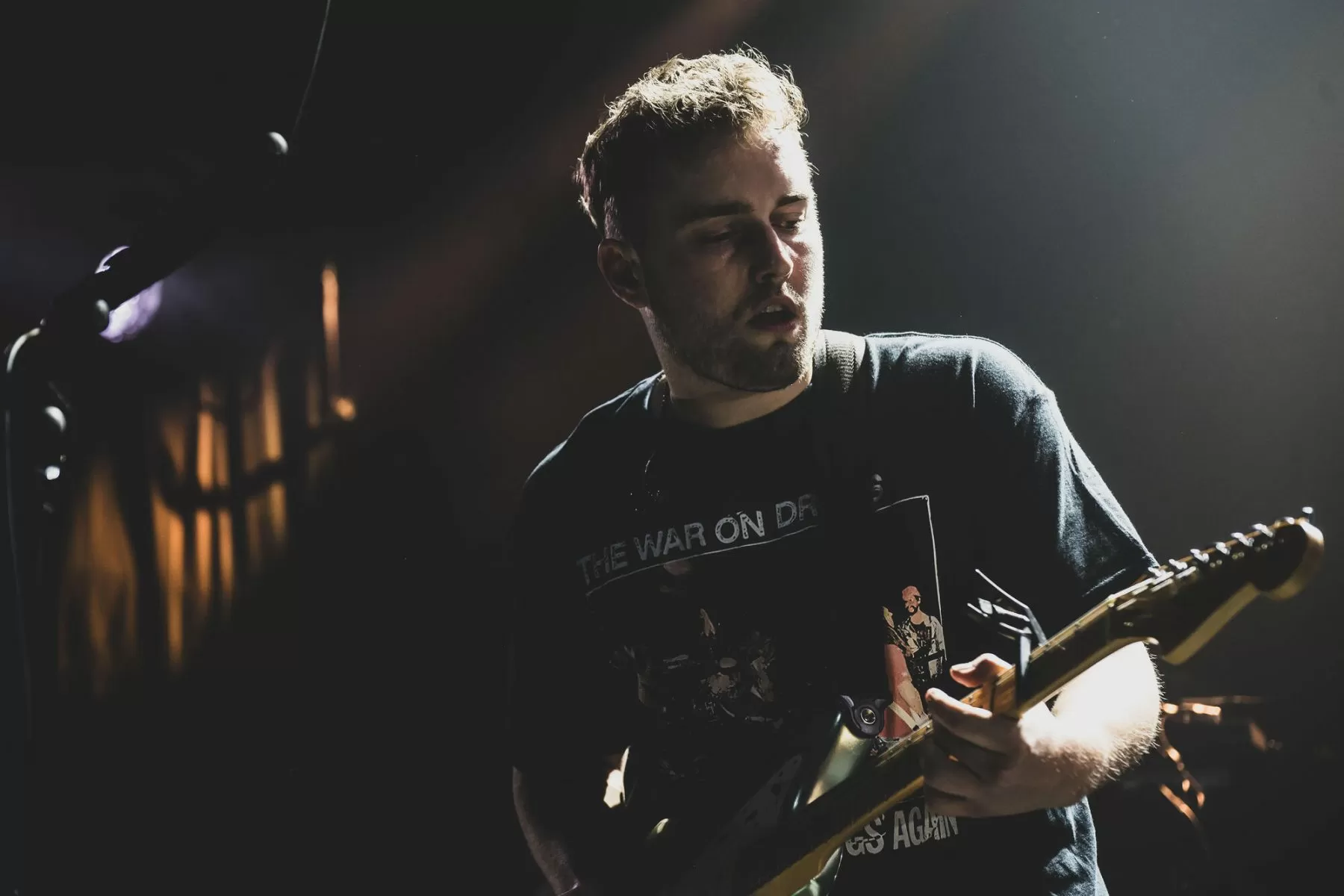 Sam Fender & Olivia Dean Score U.K. No. 1, But Tame Impala’s ‘Dracula’ Is Closing In