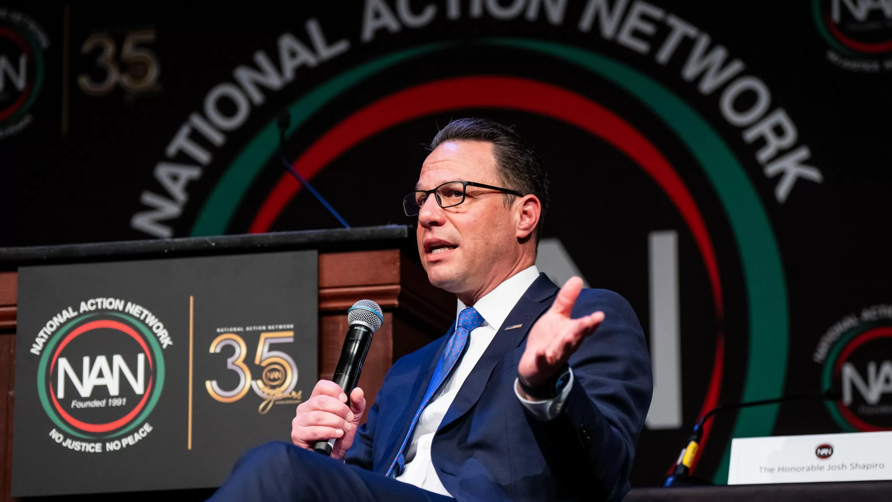 Democratic presidential prospects flock to New York