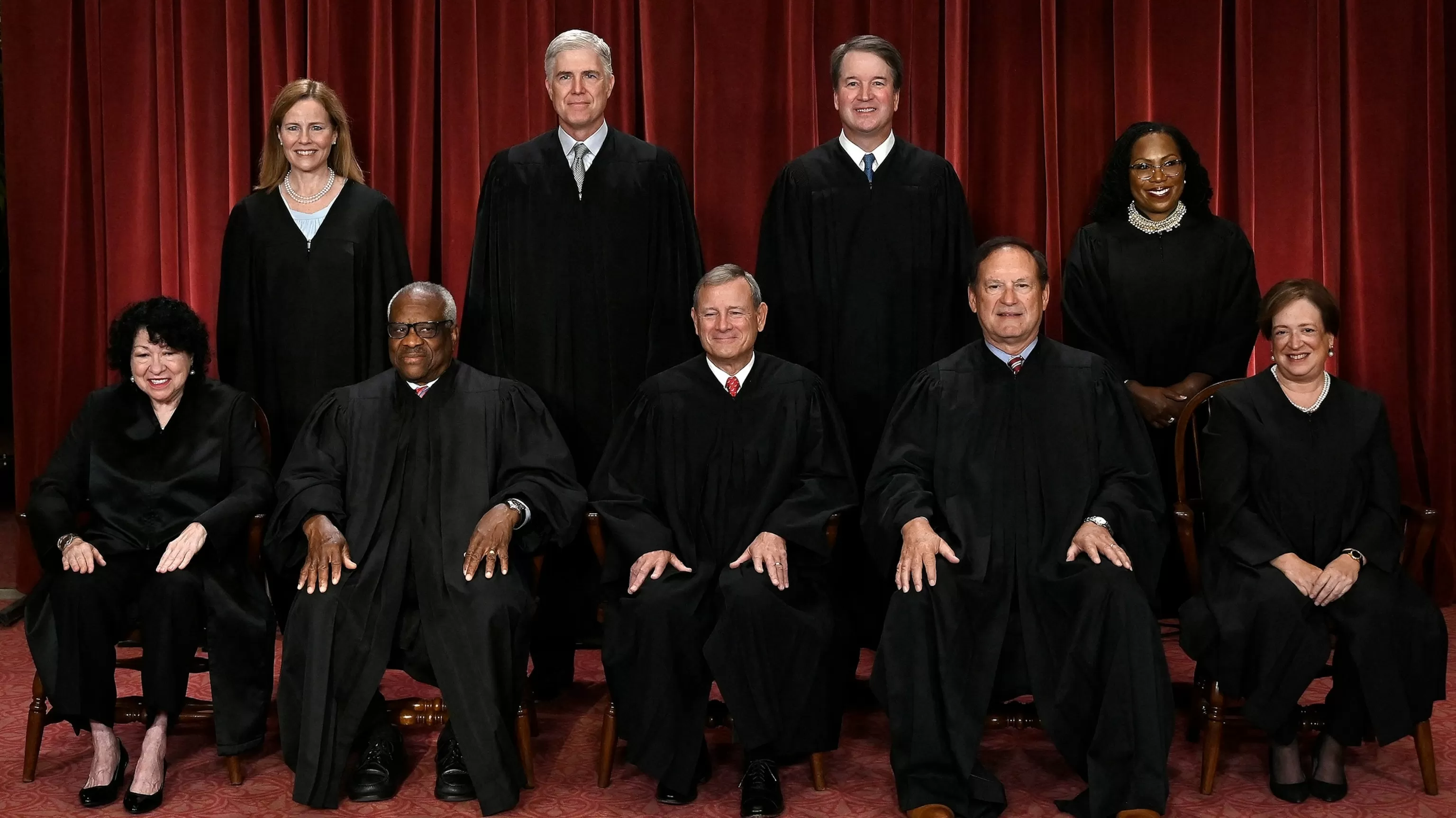 Justices question administration's 'quirky' arguments in birthright citizenship case