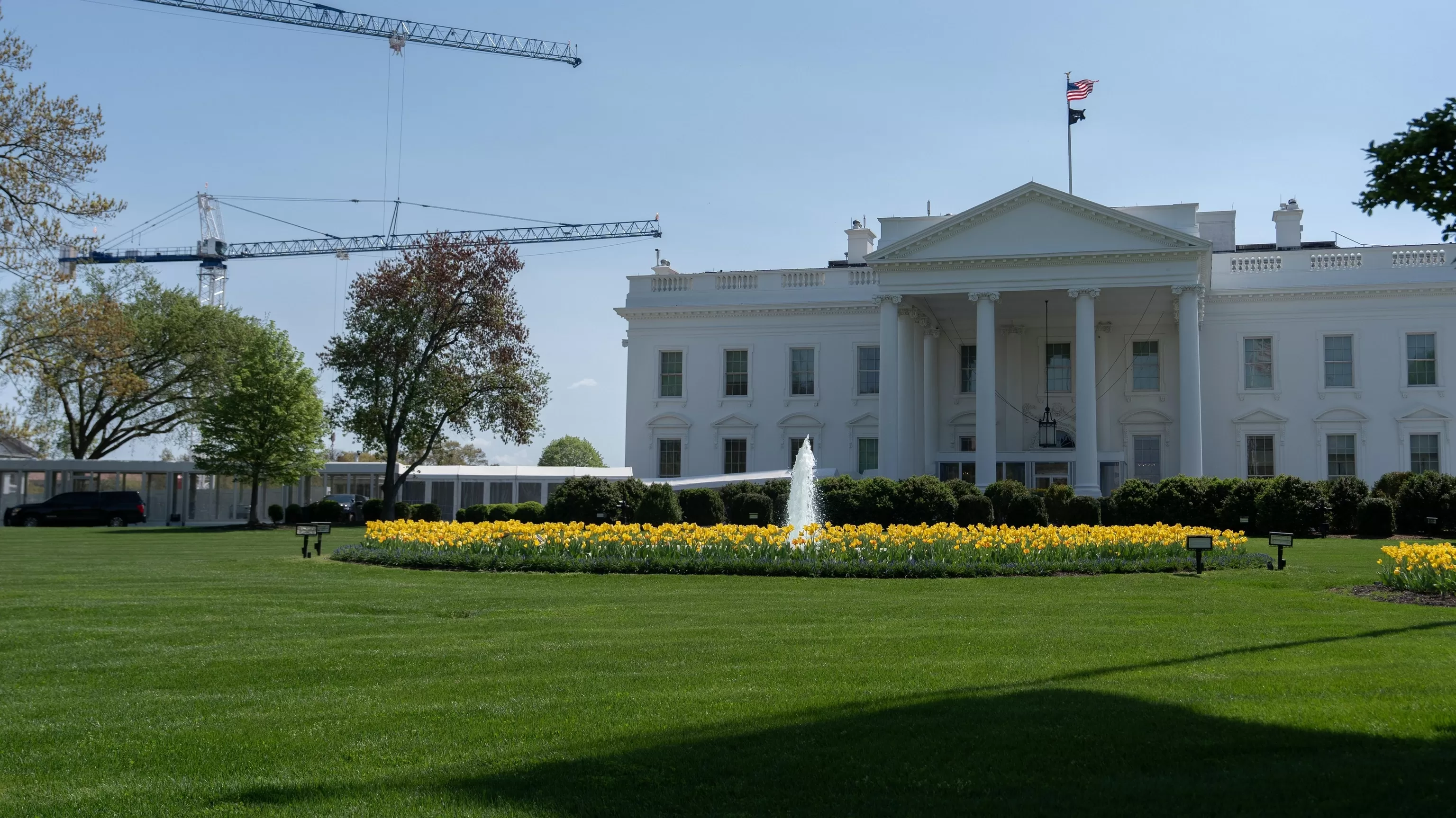 Secret Service investigates reports of gunfire near Lafayette Park across from the White House