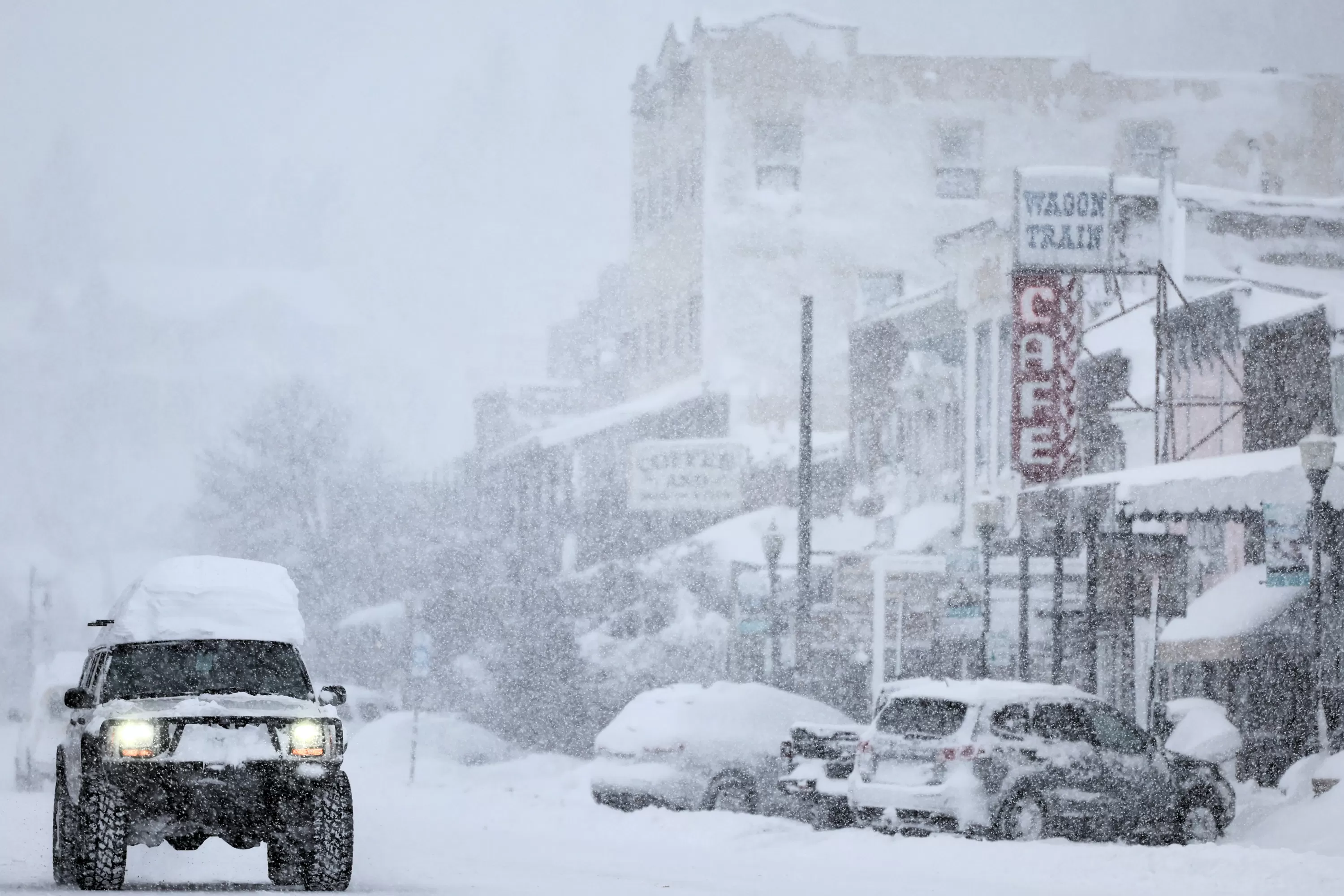 Winter Storm Warning As 4 Feet of Snow To Strike: ‘Life‑Threatening’