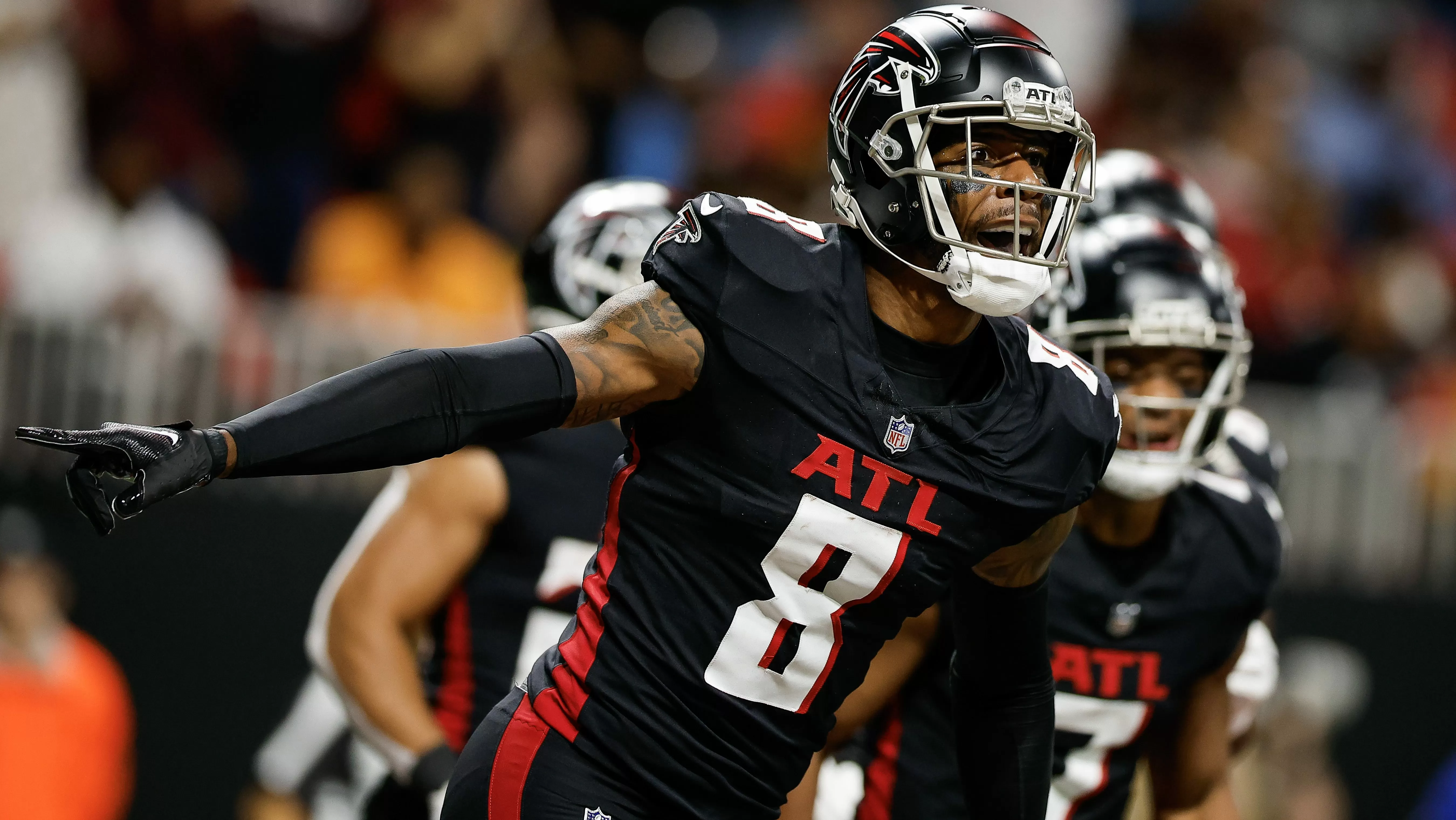 Ravens Called ‘Perfect Fit’ in Trade Pitch for 6-foot-6, 250-Pound NFL All-Pro