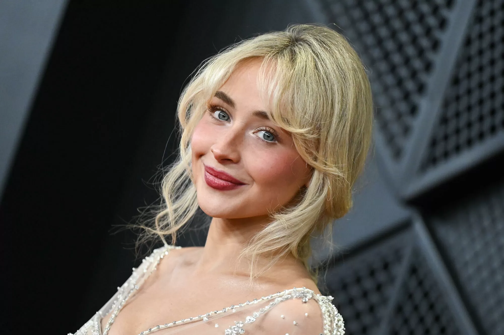 Sabrina Carpenter Recruits Madelyn Cline & Margaret Qualley for ‘House Tour’ Video: Watch a Teaser