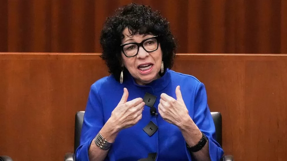 Justice Sotomayor apologizes to Kavanaugh for public criticism of immigration opinion