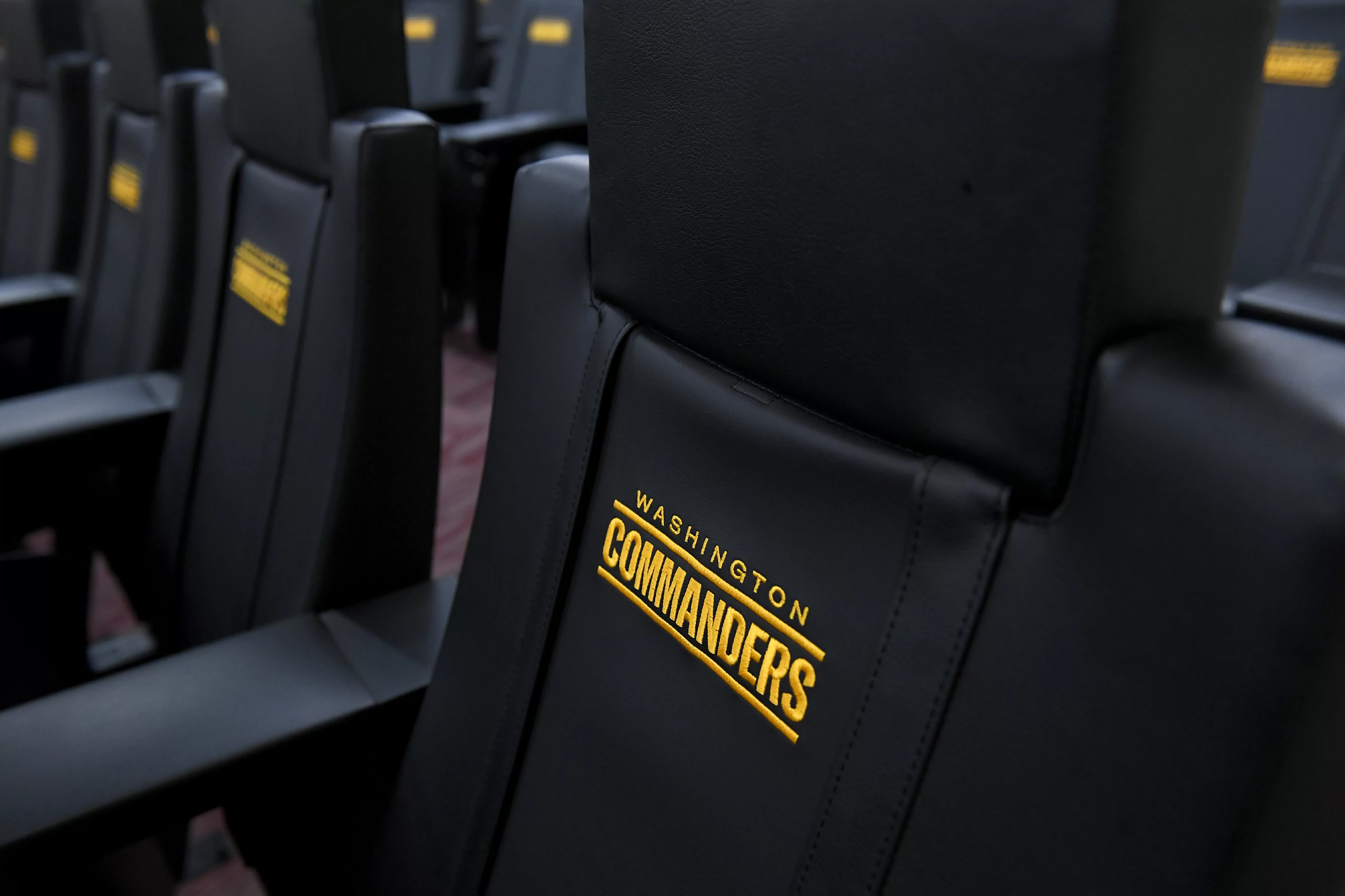 Commanders Urged to Make Bold Moce to Counter ‘Oldest Team’ Criticisms