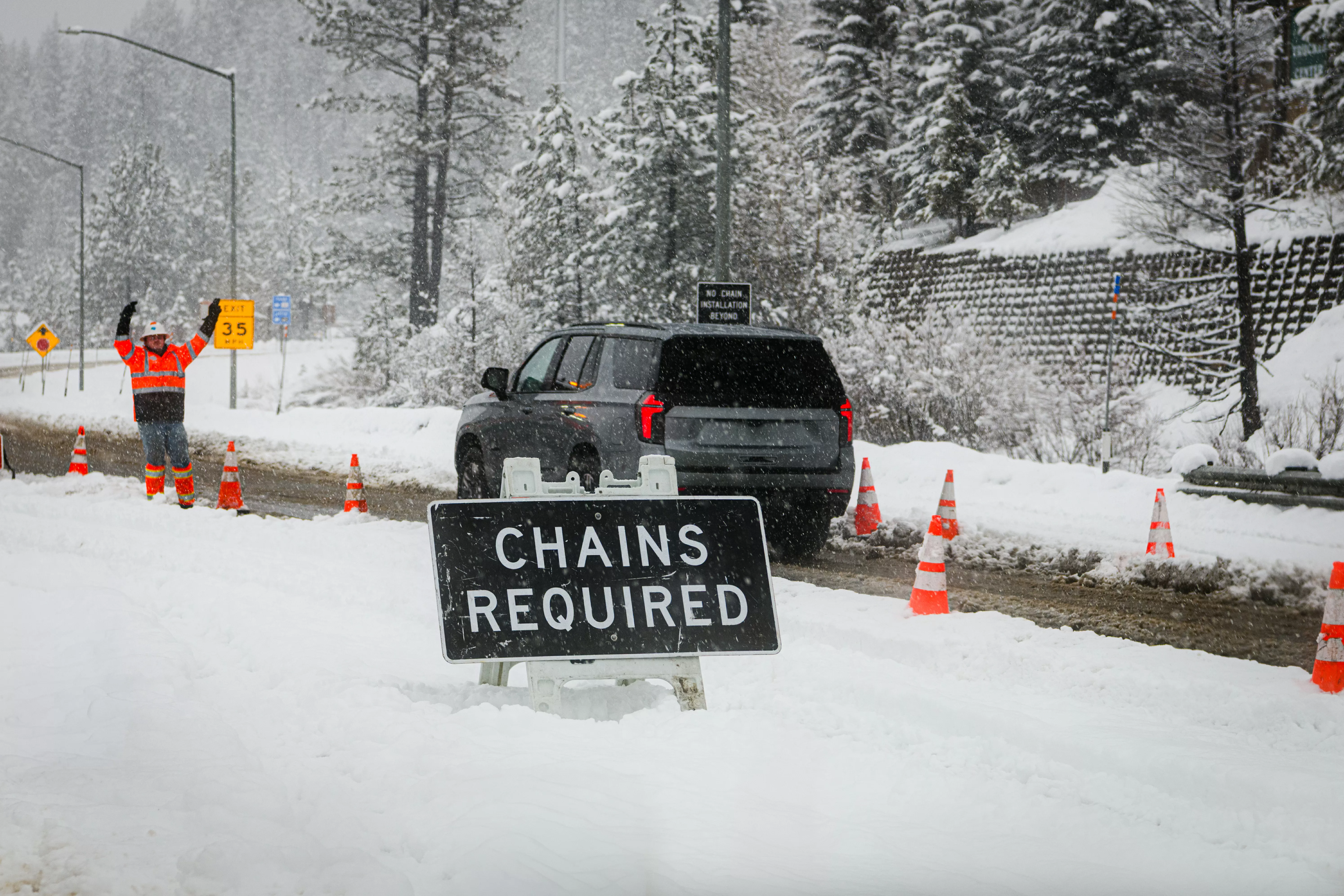 Heavy Snow Alert As 28 Inches To Hit: ‘Stay Indoors’